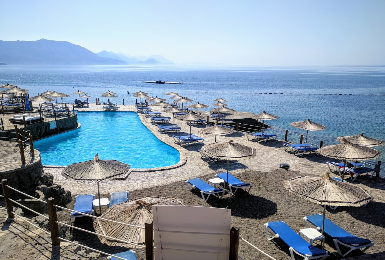 Ploče Beach
