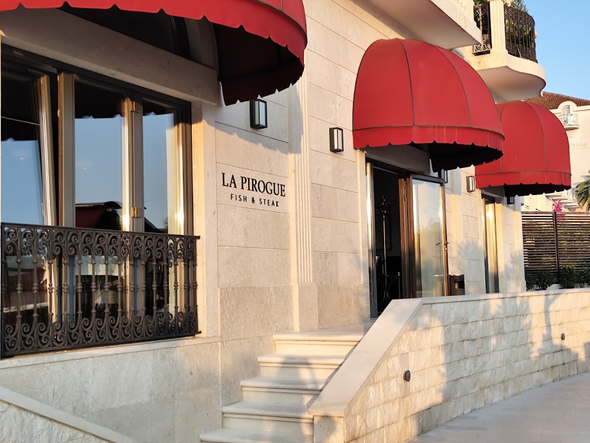 La Roche Beach Club