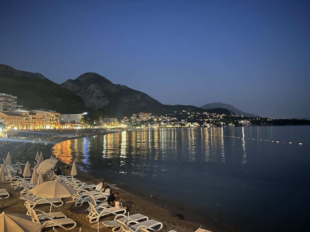 Sutomore Beach