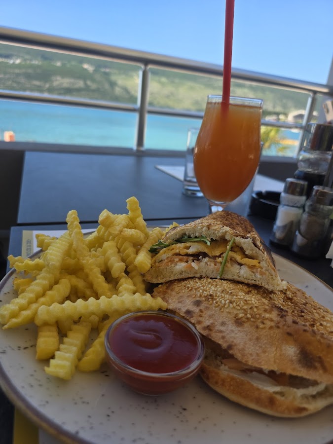 Beach Club Raffaelo
