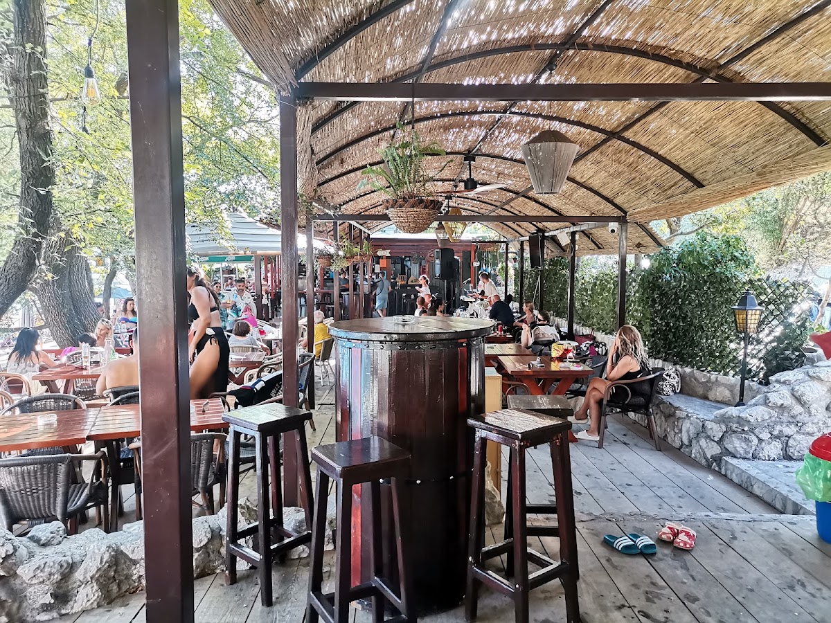 Grota Beach Bar & Restaurant