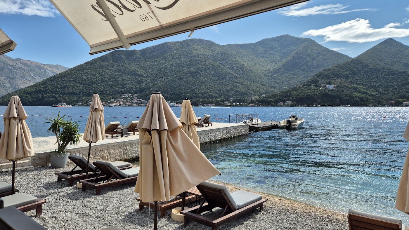 Bocasa Beach & Restaurant
