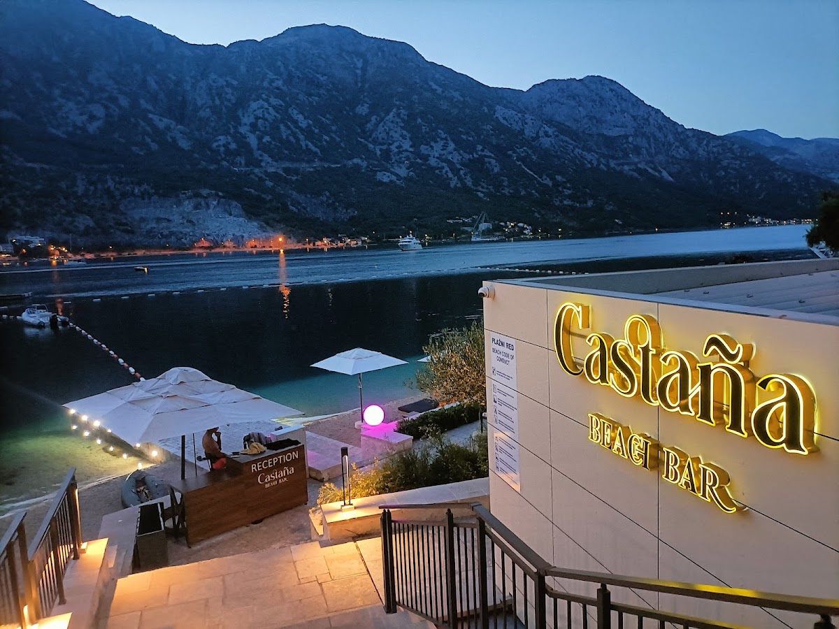 Castaña Beach Bar