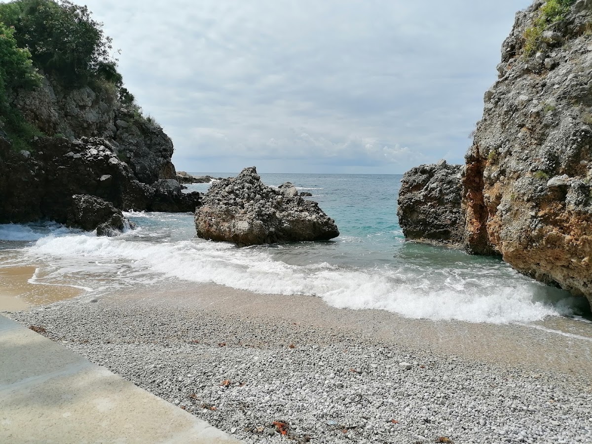 Mali Pijesak Beach