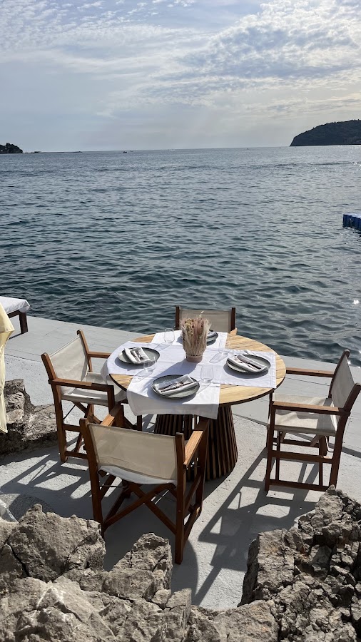 Laguna Beach & Restaurant