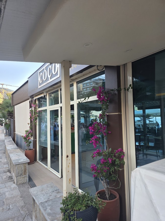 Coco Bar, Food & Sea