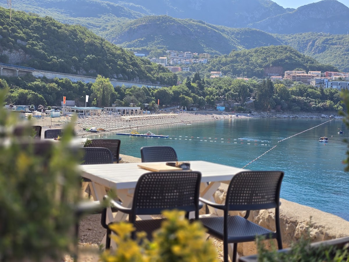 Kamenovo Restaurant & Beach Bar